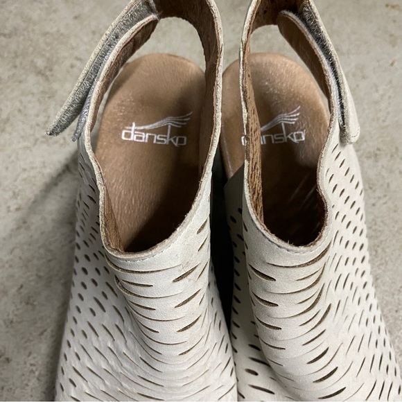 Dansko White Peep-Toe heeled Sandals size 6 - Picture 6 of 8